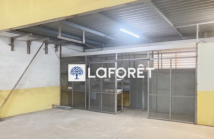 Location Entrepot 193m&sup2; Baie Mahault