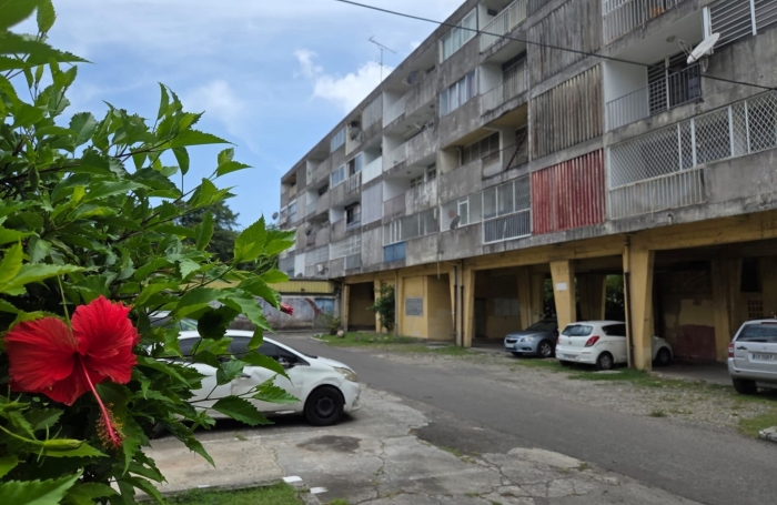 Vente Appartement 61m&sup2; 3 pièces Les Abymes