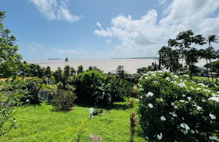 Location Maison 297.1m&sup2; 5 pièces Remire Montjoli