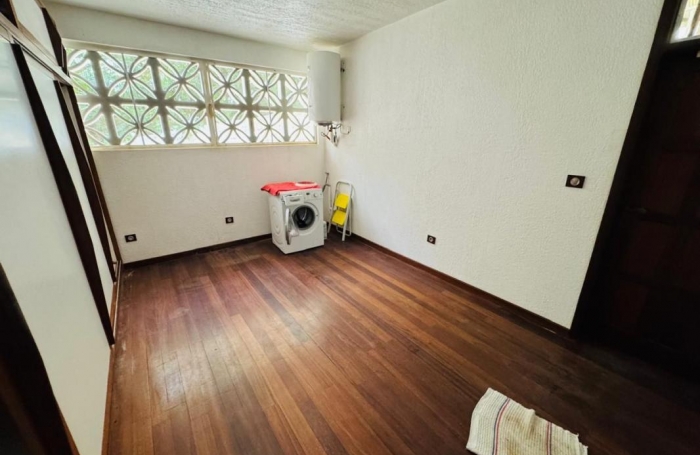 Location Maison 297.1m&sup2; 5 pièces Remire Montjoli