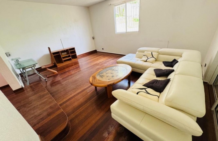 Location Maison 297.1m&sup2; 5 pièces Remire Montjoli