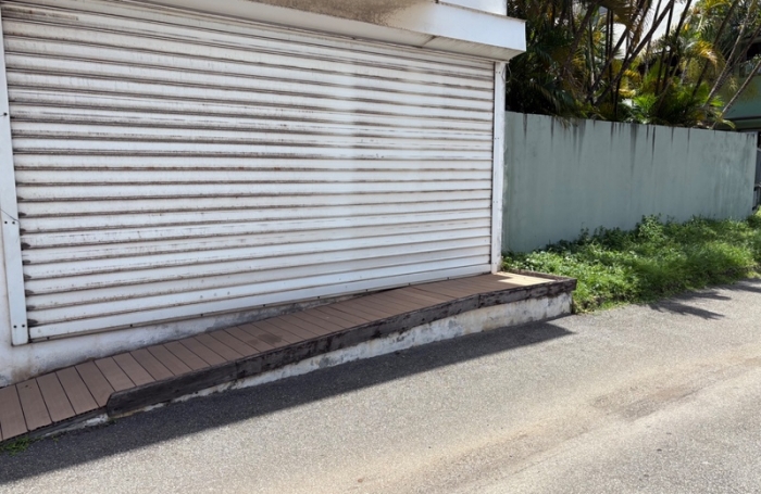 Location Local commercial 97300