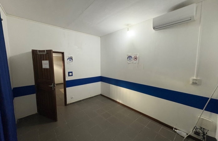 Location Local commercial 147m&sup2; 10 pi&#232;ces Cayenne