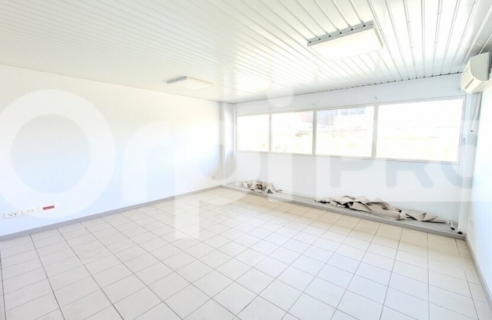 PLATEAU DE BUREAUX DE 386 M² - REMIRE-MONTJOLY ZI DÉGRAD DES CANNES