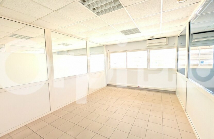 PLATEAU DE BUREAUX DE 386 M² - REMIRE-MONTJOLY ZI DÉGRAD DES CANNES