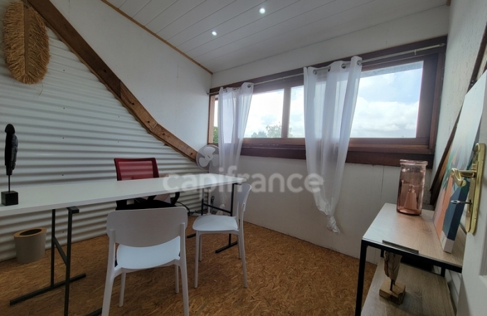 Location Bureaux 90m&sup2; 7 pièces Matoury