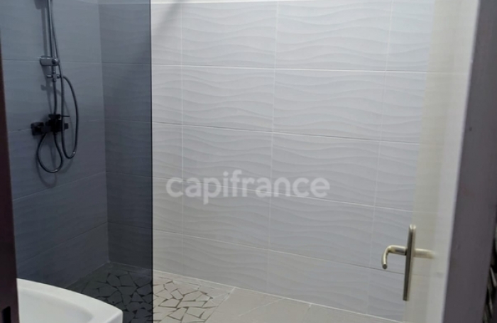 Vente Immeuble 247m&sup2; 11 pi&#232;ces Cayenne