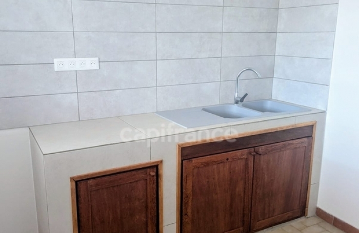 Vente Immeuble 247m&sup2; 11 pi&#232;ces Cayenne