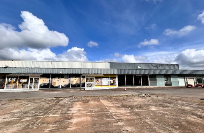 Location Local commercial 755m² Cayenne