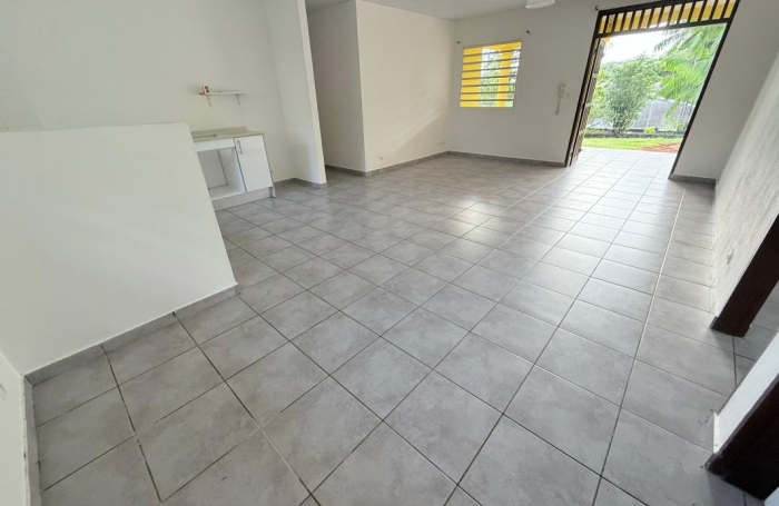 Vente Maison 102.6m&sup2; 5 pièces Remire Montjoli