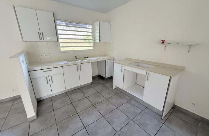 Vente Maison 102.6m&sup2; 5 pièces Remire Montjoli