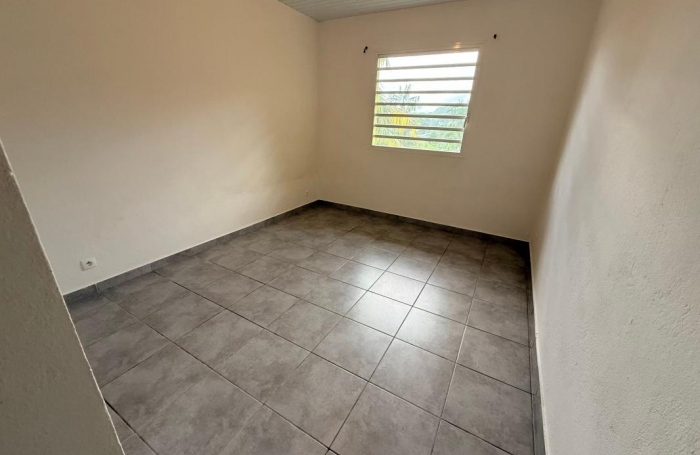 Vente Maison 102.6m&sup2; 5 pièces Remire Montjoli