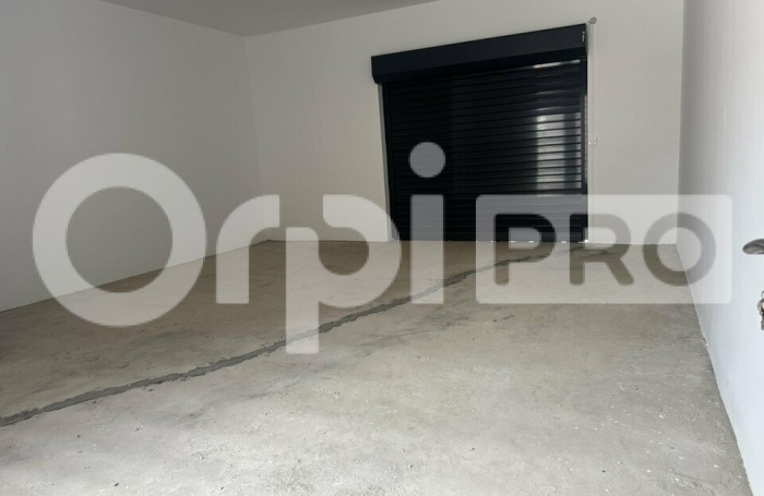 Bureau n&deg;1 &ndash; Lumineux et fonctionnel dans &eacute;coquartier moderne