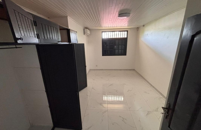 Location Maison 199m&sup2; 6 pièces Remire Montjoli