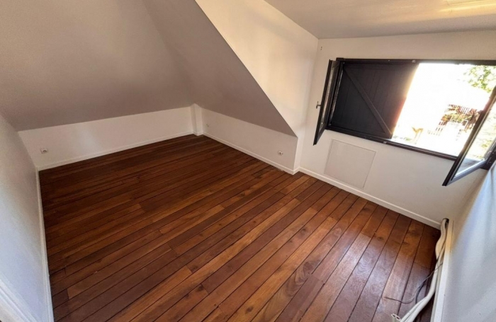 Location Maison 199m&sup2; 6 pièces Remire Montjoli