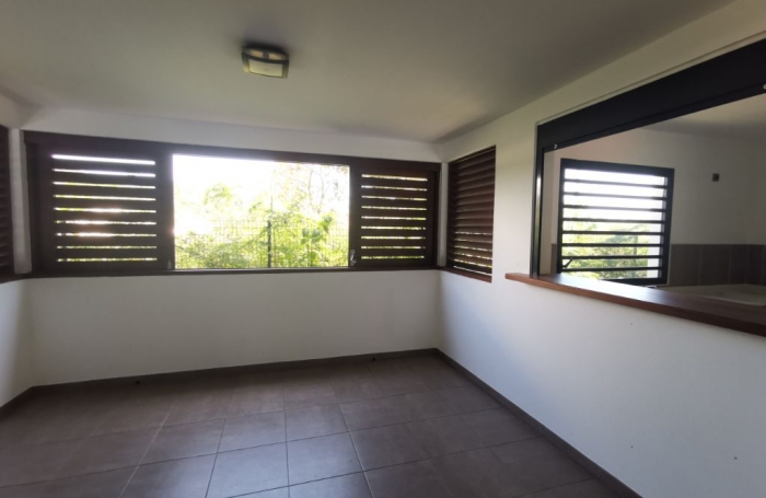 Vente Appartement 66.81m&sup2; 2 pièces Remire Montjoli