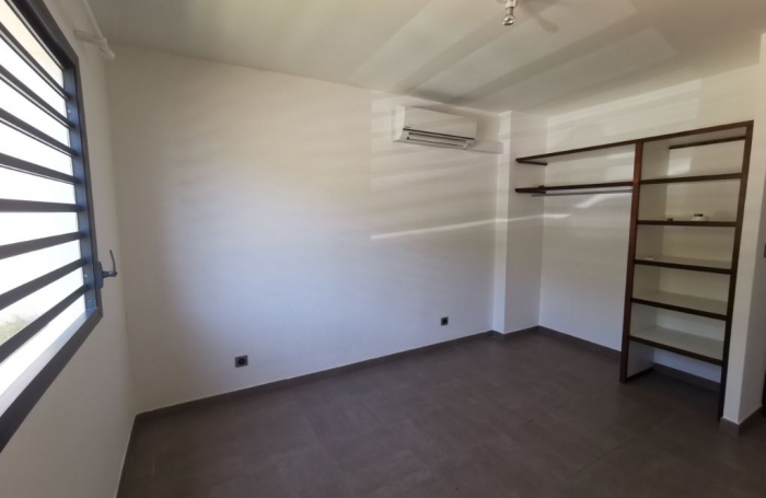 Vente Appartement 66.81m&sup2; 2 pièces Remire Montjoli