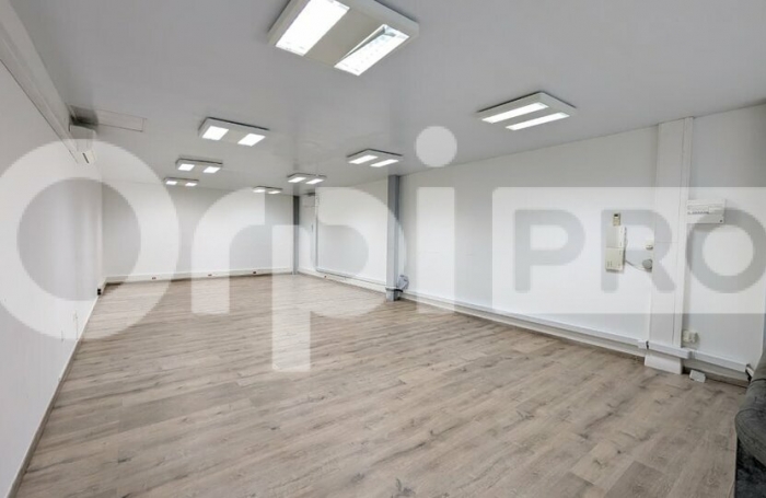 &Agrave; saisir &ndash; Bureau id&eacute;alement situ&eacute; au D&eacute;grad des Cannes