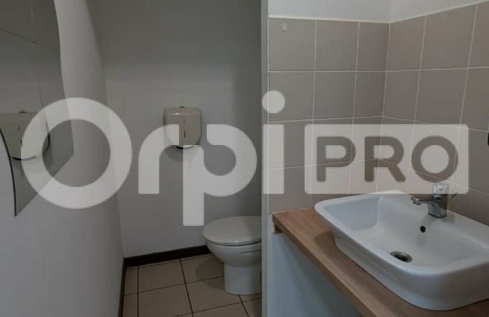 &Agrave; saisir &ndash; Bureau id&eacute;alement situ&eacute; au D&eacute;grad des Cannes