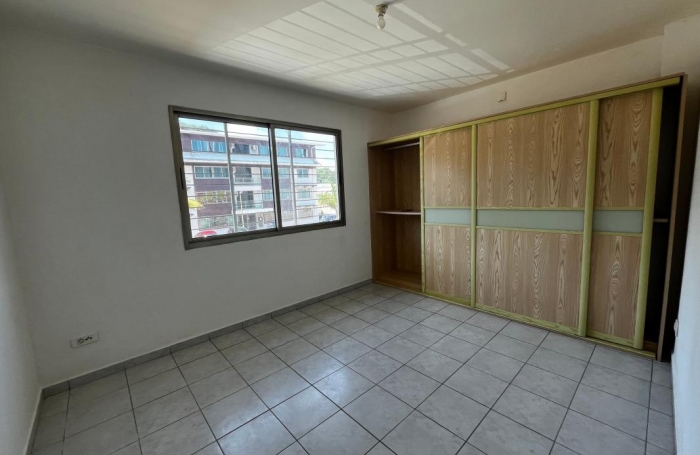 Vente Appartement 56.63m&sup2; 2 pièces Remire Montjoli