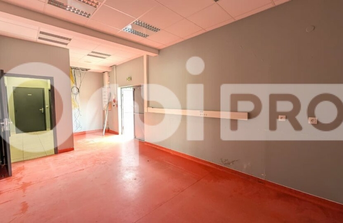 MACOURIA &ndash; Emplacement premium en 1&egrave;re ligne de la ZA de Soula