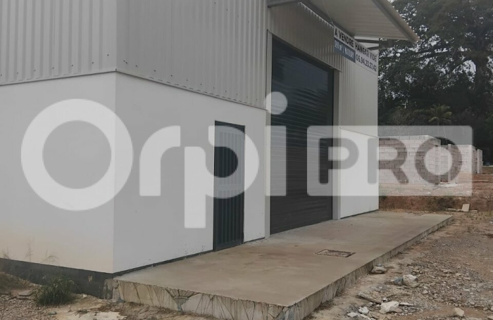 DEPOT MATOURY 381m&sup2;