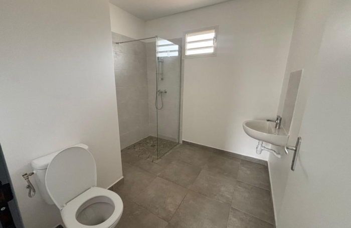Location Maison 122.58m&sup2; 4 pièces Remire Montjoli