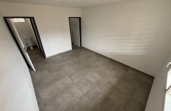 Location Maison 122.58m&sup2; 4 pièces Remire Montjoli