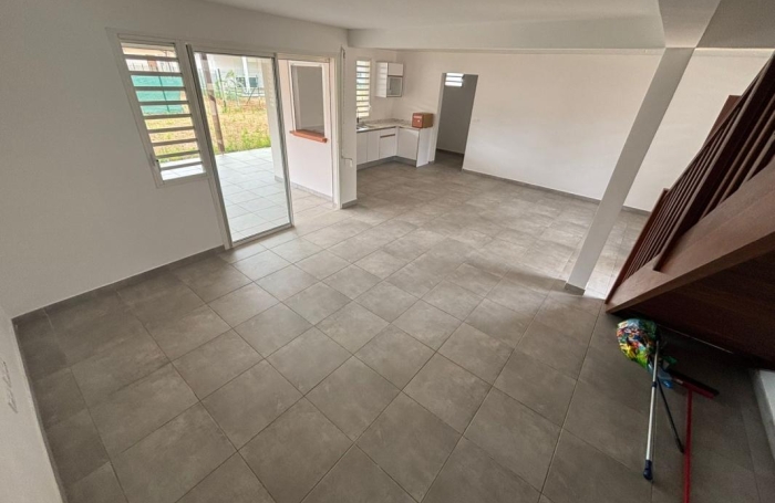 Location Maison 122.58m&sup2; 4 pièces Remire Montjoli
