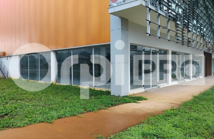 Cellule commerciale neuve de 194 m&sup2; avec offre commerciale !