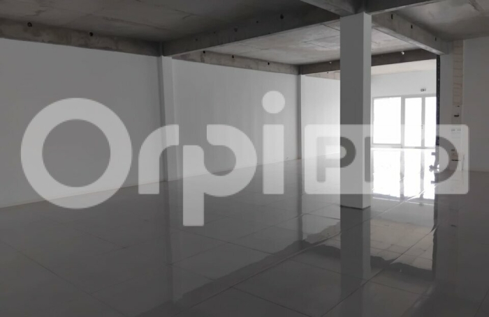 Cellule commerciale neuve de 126 m&sup2; avec offre commerciale !