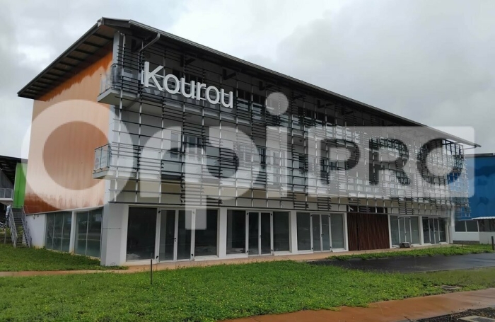 Cellule commerciale neuve de 126 m&sup2; avec offre commerciale !