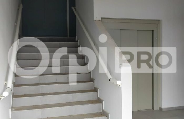 Cellule neuve de 194 m&sup2; avec offre commerciale !