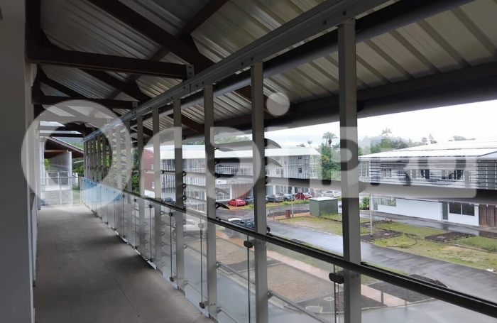 Cellule neuve de 95 m&sup2; avec offre commerciale !