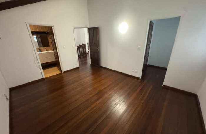 Vente Maison 157m&sup2; 5 pièces Remire Montjoli