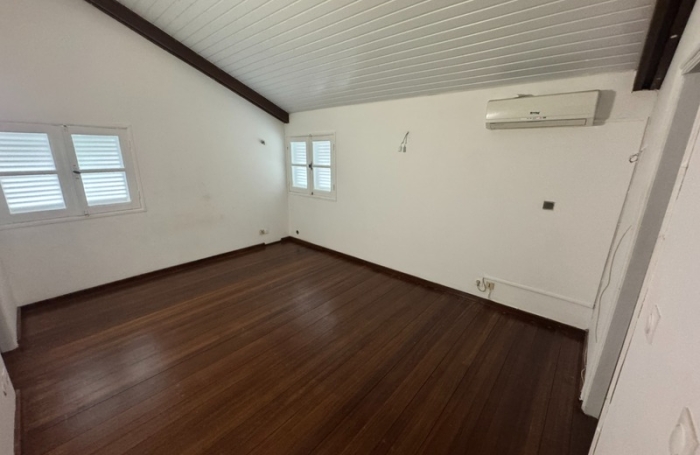 Vente Maison 157m&sup2; 5 pièces Remire Montjoli