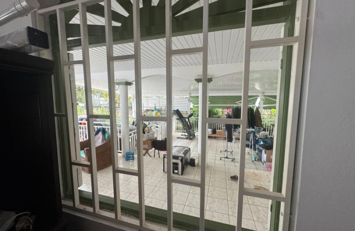 Vente Maison 158m&sup2; 4 pièces Remire Montjoli
