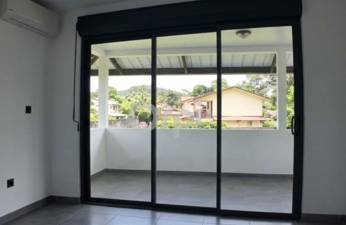 Vente Maison 97.33m&sup2; 4 pièces Matoury