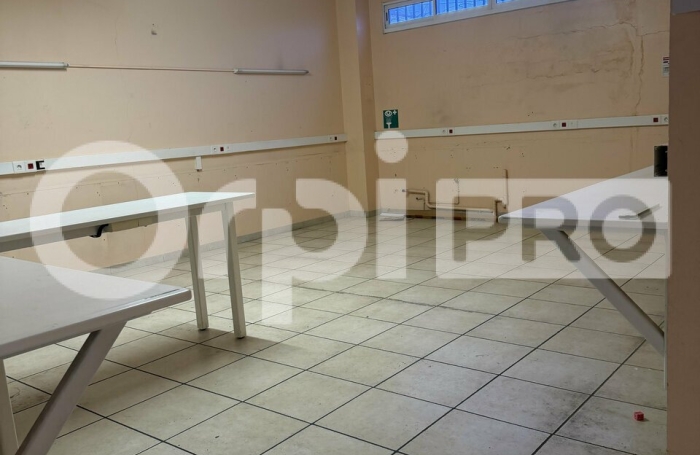 Local professionnel cl&eacute; en main de 143 m&sup2;, id&eacute;al pour activit&eacute;s m&eacute;dicales, param&eacute;dicales ou tertiaires.