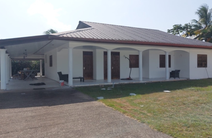 Vente Maison 104m&sup2; 4 pièces Remire Montjoli