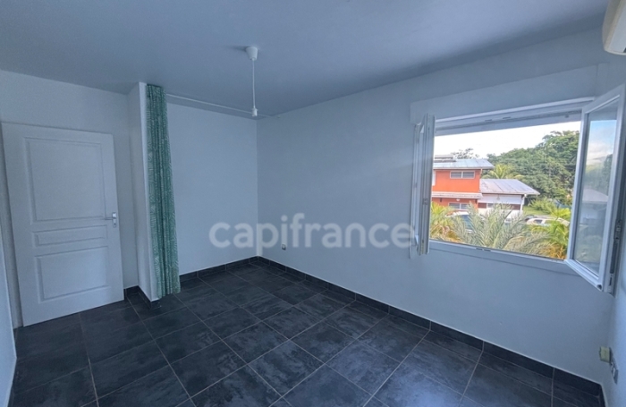 Vente Maison 121m&sup2; 4 pièces Remire Montjoli