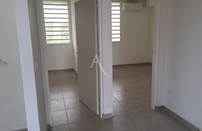 Vente Appartement 57.81m&sup2; 3 pi&egrave;ces Cayenne