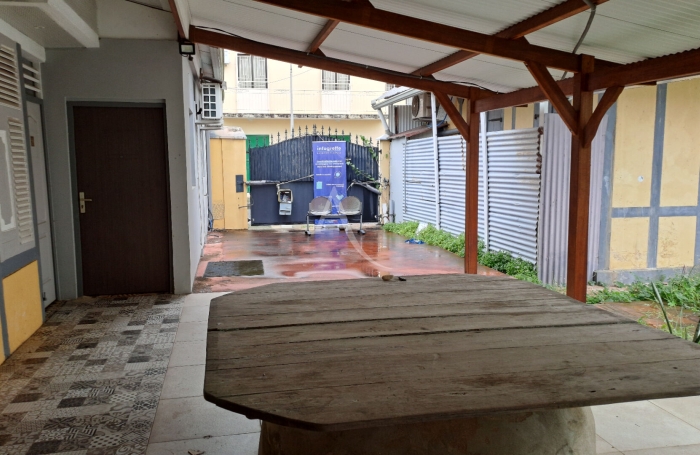 Vente Immeuble 363m&sup2; 8 pi&egrave;ces Cayenne