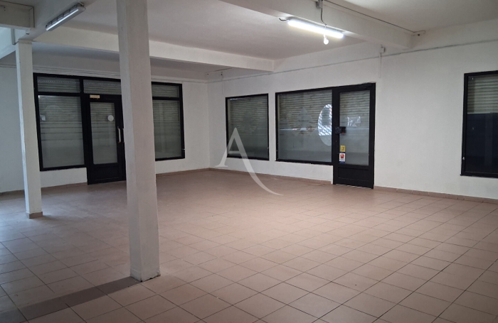 Location Local commercial 157m&sup2; Cayenne