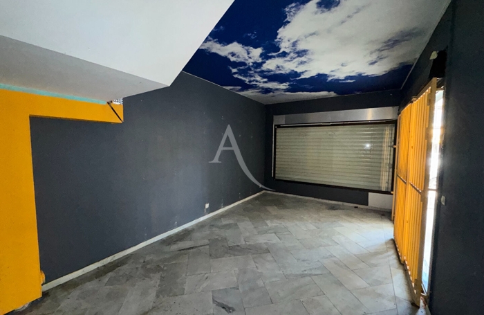 Location Local commercial 64m&sup2; 2 pi&egrave;ces Cayenne