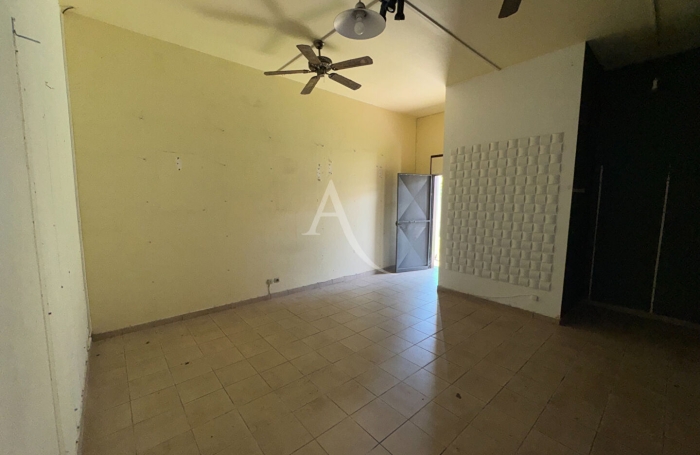 Location Local commercial 64m&sup2; 2 pi&egrave;ces Cayenne