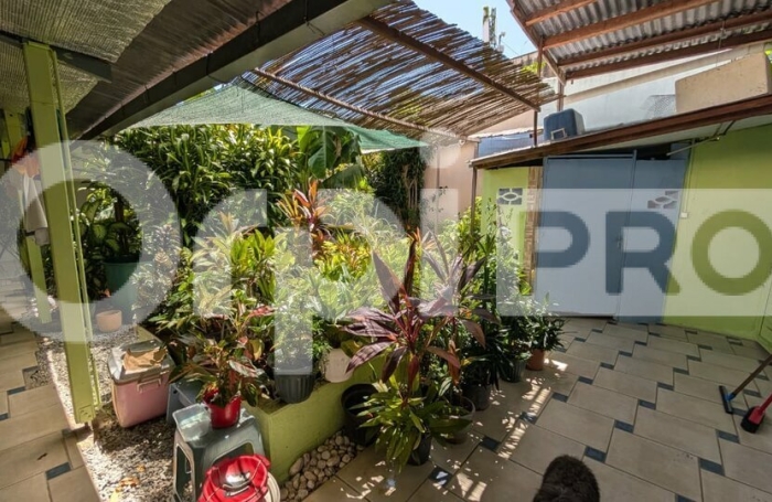 Immeuble mixte d'une surface totale d'environ 344 m&sup2; &ndash; Centre-ville de Cayenne