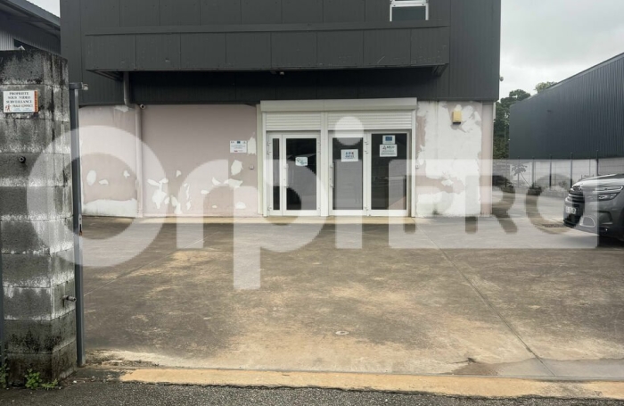 Centre de formation cl&eacute; en main de 281,76 m&sup2;, enti&egrave;rement am&eacute;nag&eacute; et imm&eacute;diatement exploitable