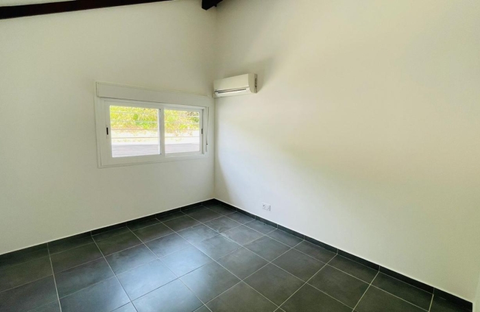 Location Maison 98.94m&sup2; 4 pièces Remire Montjoli