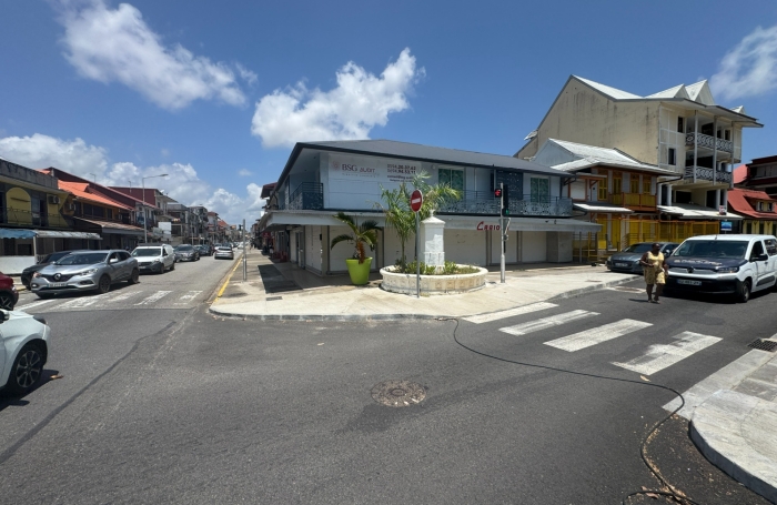 Vente Local commercial 175m&sup2; 2 pièces Cayenne